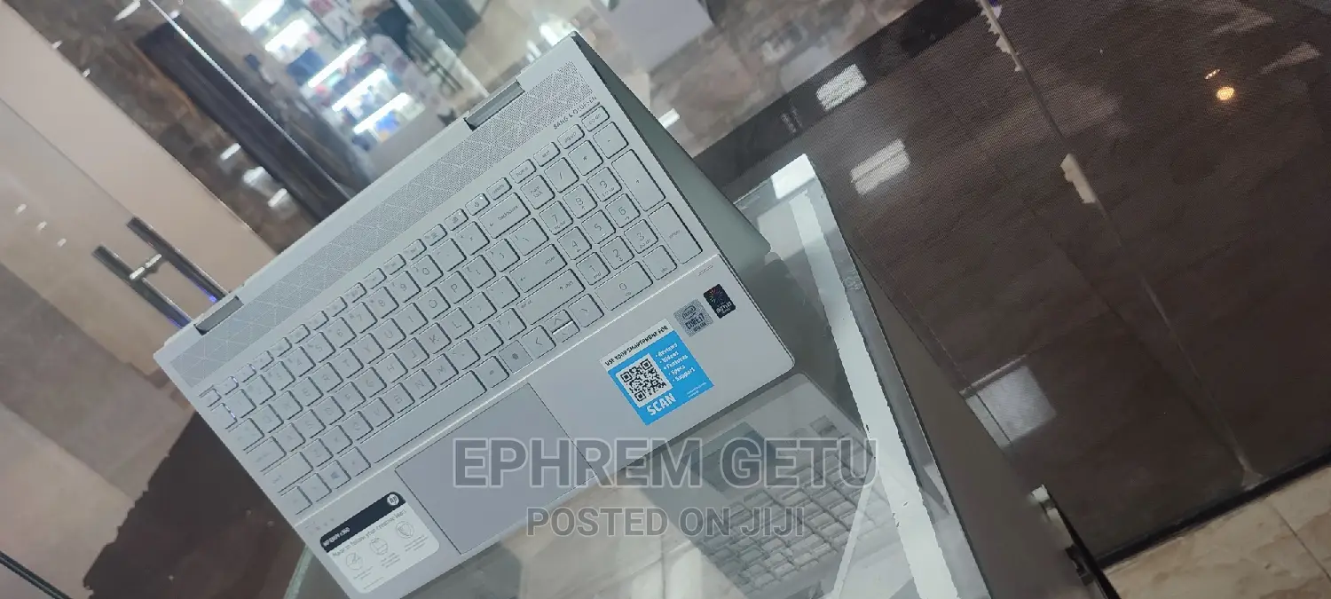 New Laptop HP Envy X360 8GB Intel Core I7 SSD 512GB