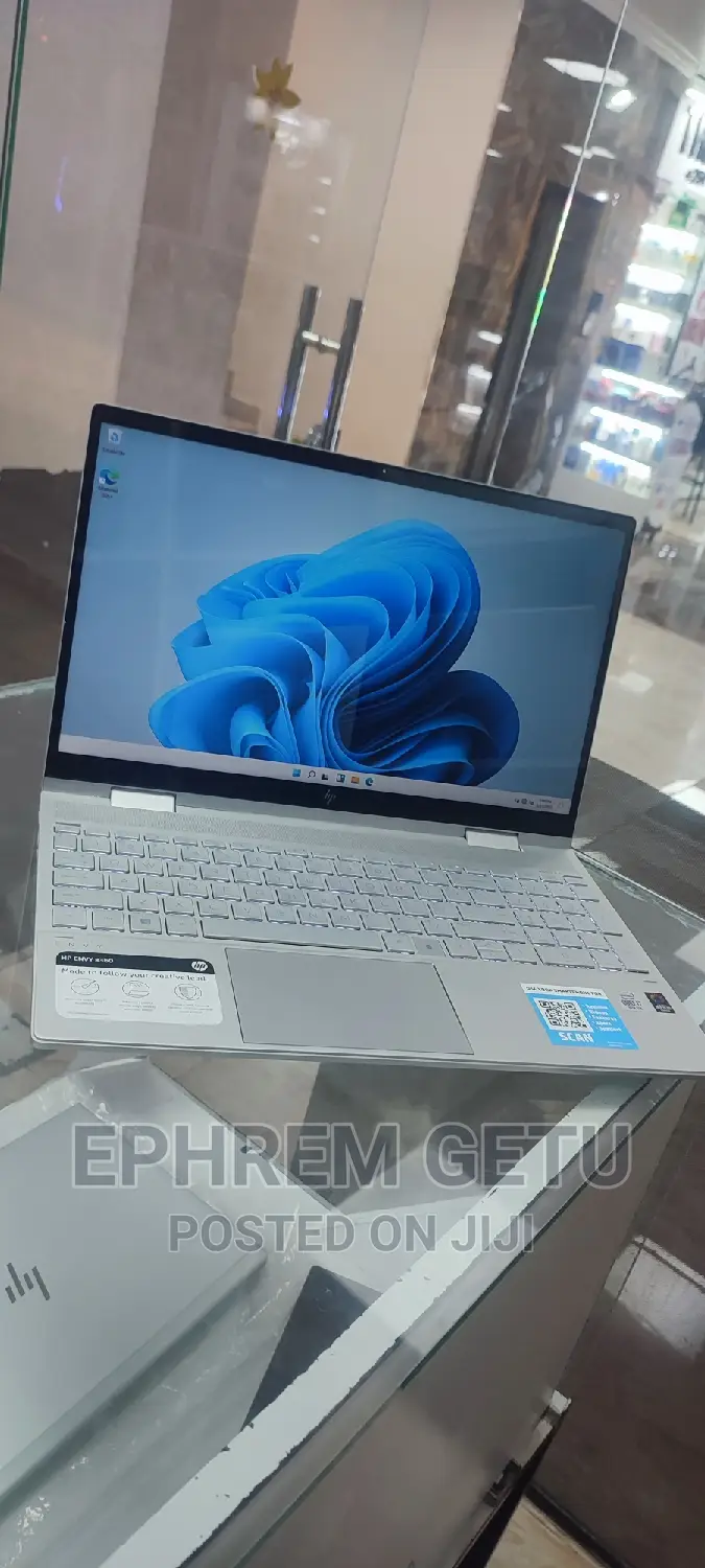 New Laptop HP Envy X360 8GB Intel Core I7 SSD 512GB