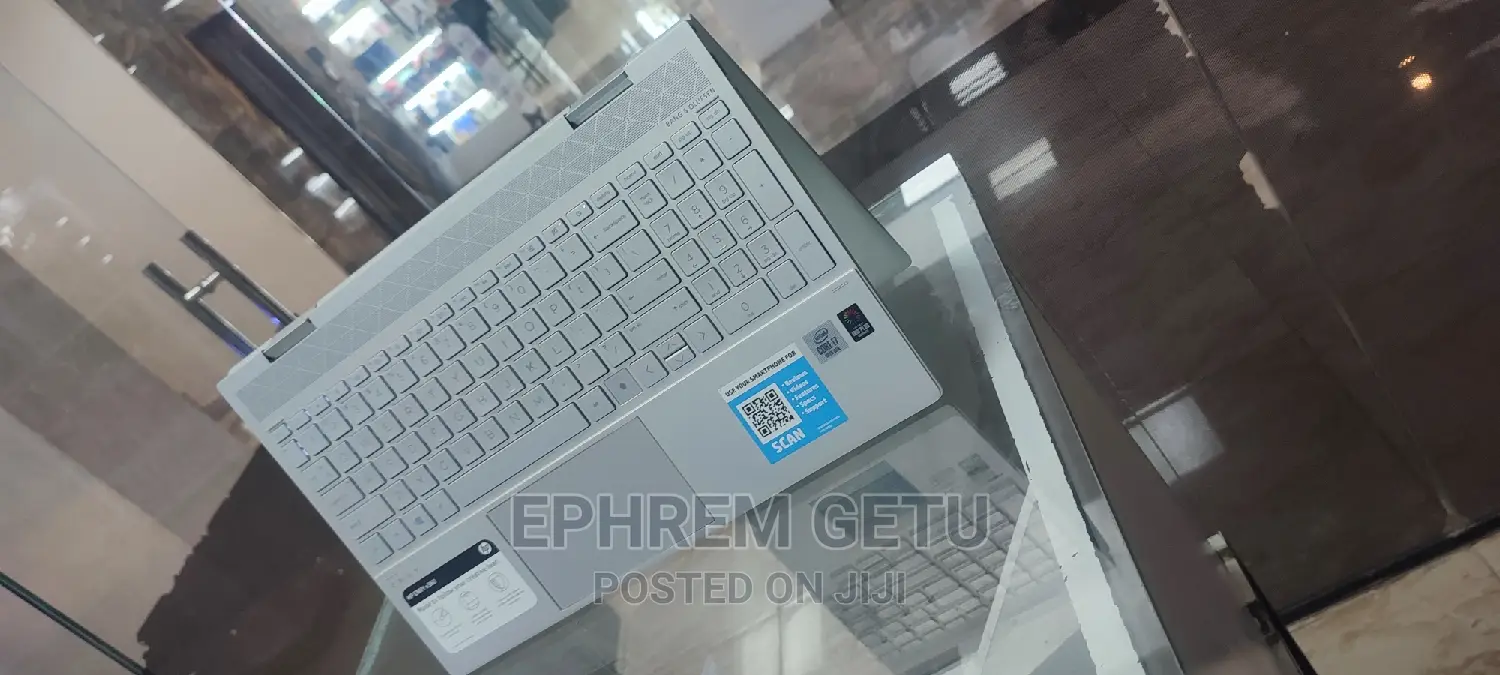 New Laptop HP Envy X360 8GB Intel Core I7 SSD 512GB