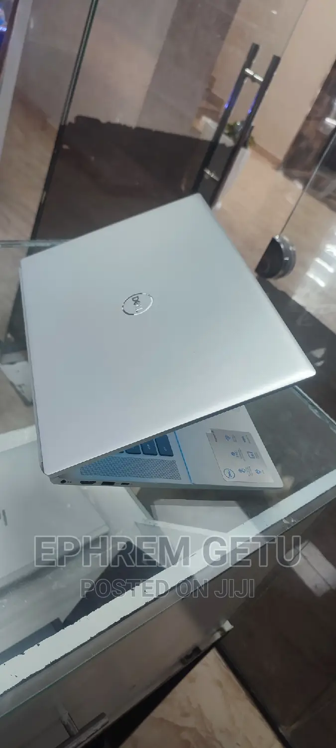 New Laptop Dell Inspiron 15Z 5523 16GB AMD Ryzen 7 SSD 1T