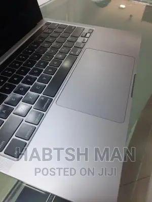 New Laptop Apple MacBook Pro 2019 16GB Intel Core I7 SSD 512GB