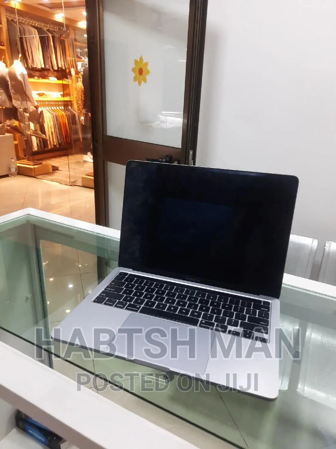 New Laptop Apple MacBook Pro 2019 16GB Intel Core I7 SSD 512GB