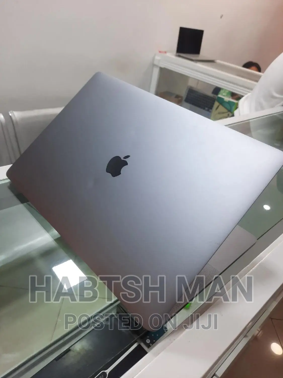New Laptop Apple MacBook Pro 2020 16GB Intel Core I5 SSD 1T