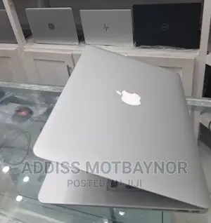 Photo - New Laptop Apple MacBook Pro 2017 8GB Intel Core I5 SSD 128GB