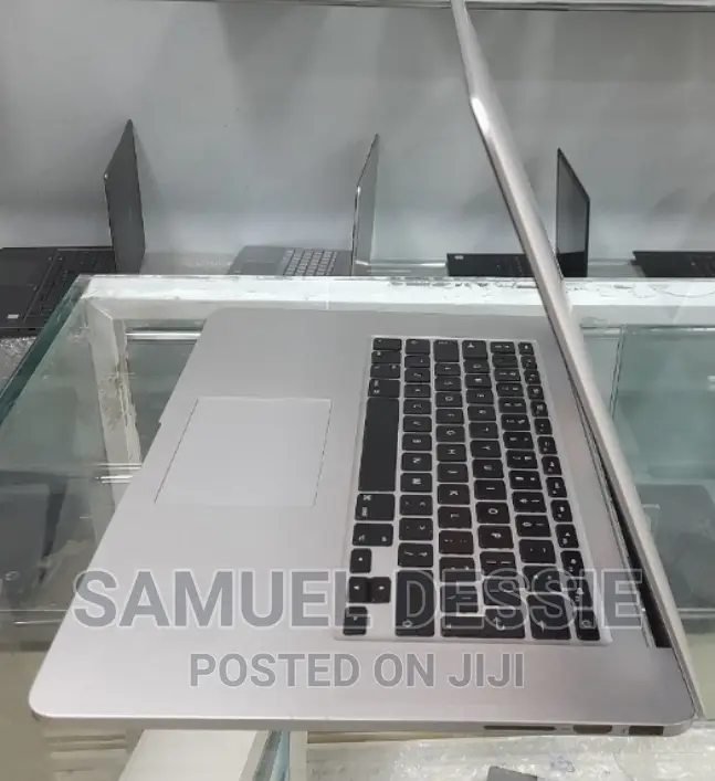 New Laptop Apple MacBook Pro 2015 16GB Intel Core I7 SSD 512GB