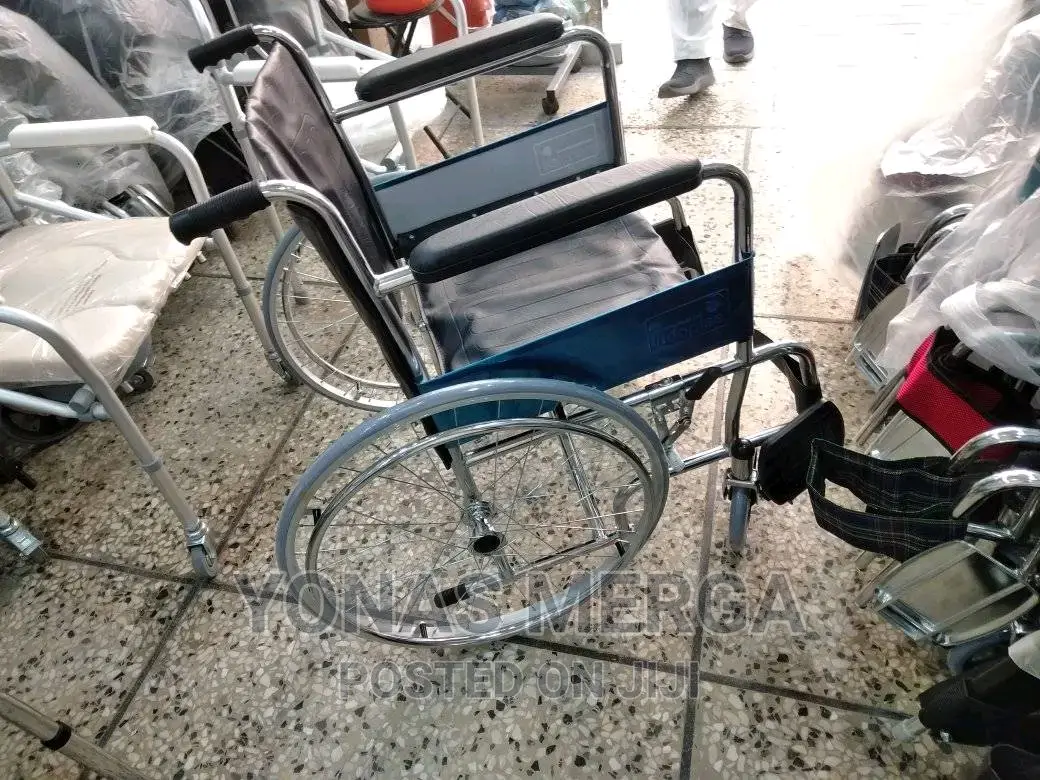 Foldable Manual Wheel Chair, Weight Capacity: 250 LBS