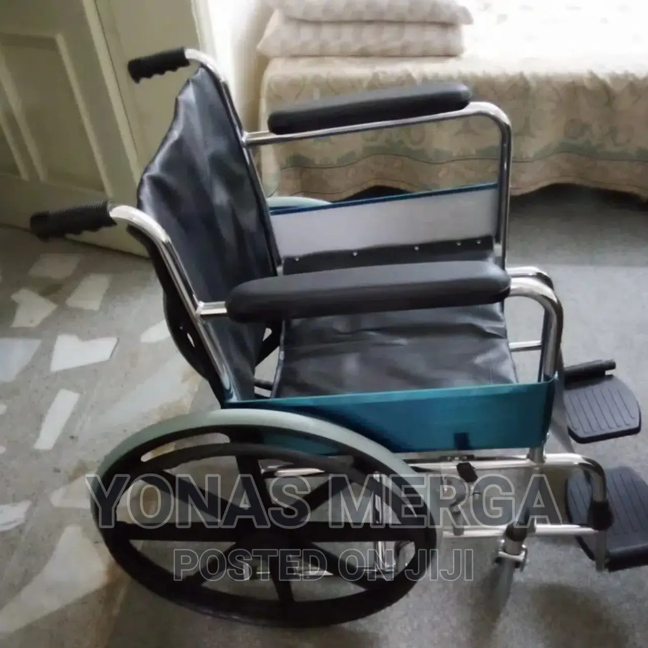Wheel Chair Equipped With Smooth-Rolling Wheels