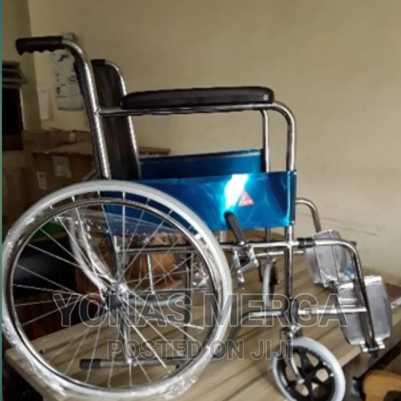 Wheel Chair Equipped With Smooth-Rolling Wheels