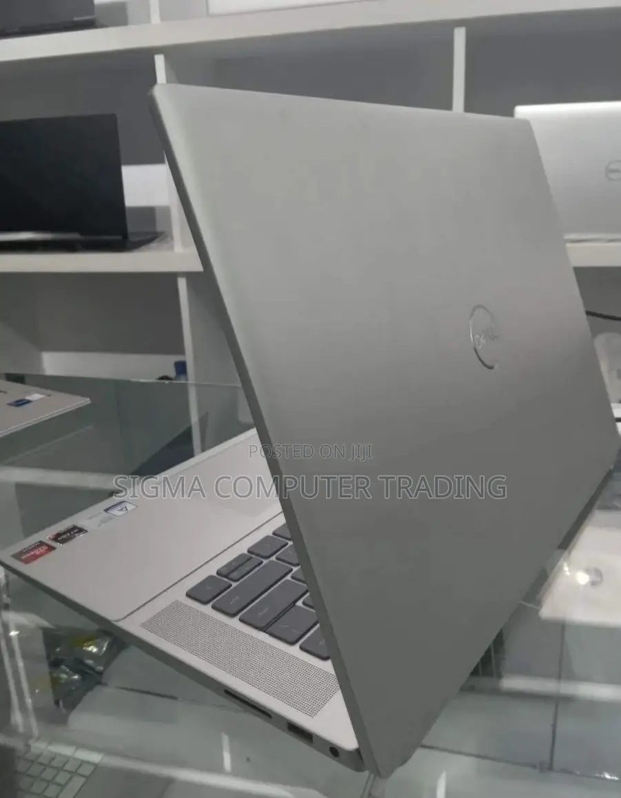 New Laptop Dell Inspiron 15 16GB AMD Ryzen 7 SSD 1T