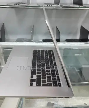 New Laptop Apple MacBook 2015 16GB Intel Core I7 SSD 512GB