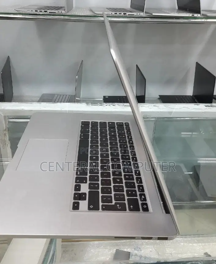 New Laptop Apple MacBook 2015 16GB Intel Core I7 SSD 512GB