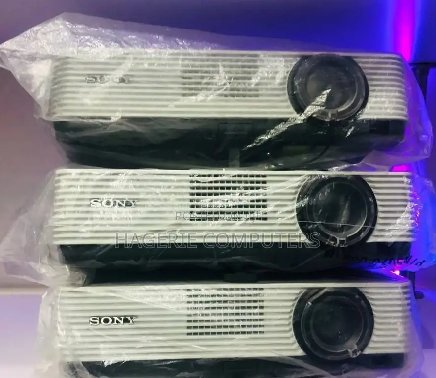 Brand New SONY Projector Dx220