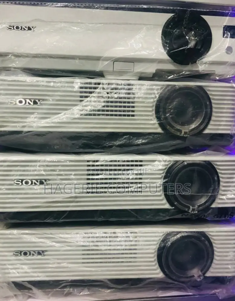 Brand New SONY Projector Dx220