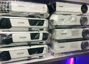 Brand New SONY Projector Dx220