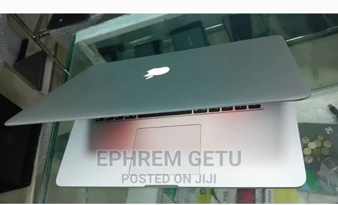 New Laptop Apple MacBook Pro 2015 16GB Intel Core I7 SSD 512GB