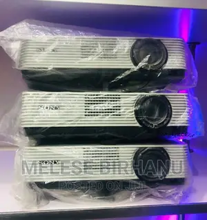 New Sony VPL-DX220 Projector