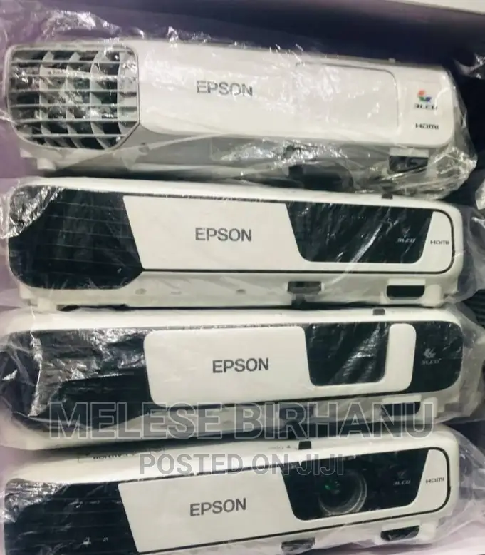 New Sony VPL-DX220 Projector