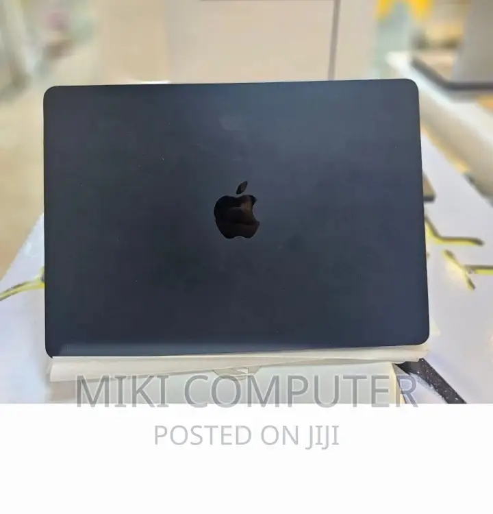 New Laptop Apple MacBook Air 2023 M2 8GB SSD 256GB