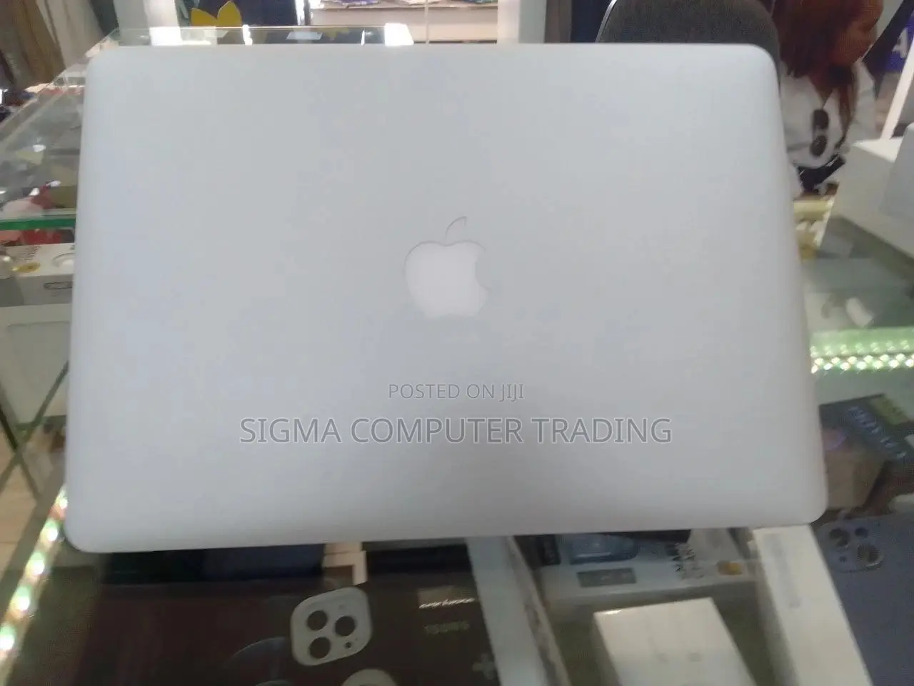 New Laptop Apple MacBook 2015 8GB Intel Core I5 SSD 128GB