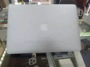 New Laptop Apple MacBook 2015 8GB Intel Core I5 SSD 128GB