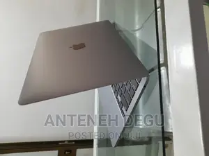 New Laptop Apple MacBook Pro 2020 M1 8GB Apple M1 Pro SSD 256GB