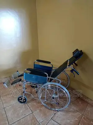 Photo - ለታካሚዎች መርጃ የሚሆን ዌልቸር እንደ አልጋ የሚሆን Wheelchair Strecher