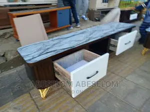 Photo - ቲቪ እስታንድ እና የሶፋ ቴብል