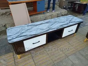 ቲቪ እስታንድ እና የሶፋ ቴብል