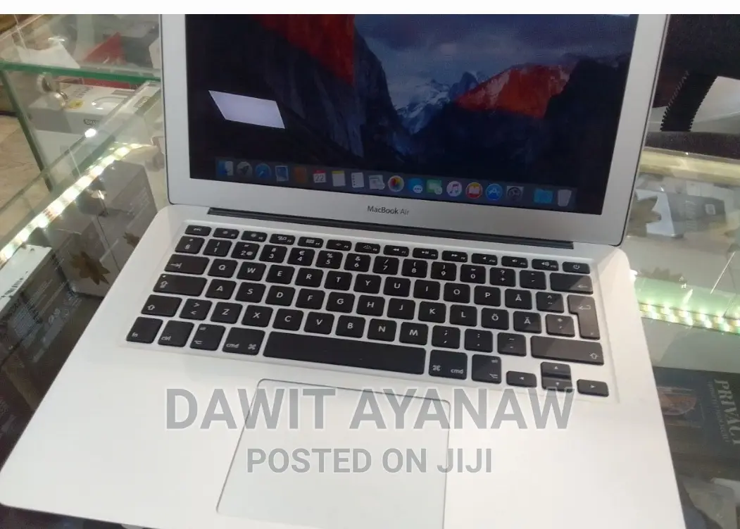 New Laptop Apple MacBook Air 2015 8GB Intel Core I5 SSD 128GB