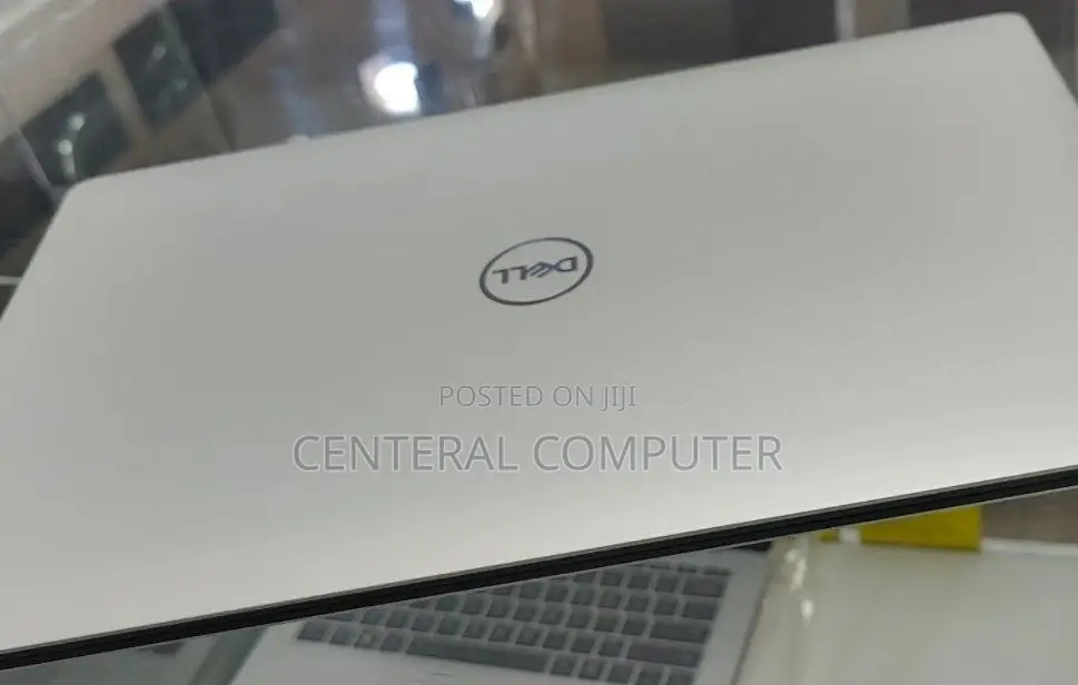 New Laptop Dell XPS 15 (9530) 32GB Intel Core I7 SSD 512GB