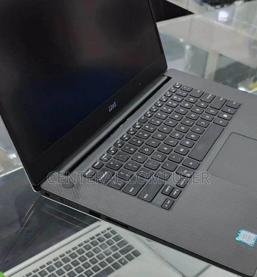 New Laptop Dell XPS 15 (9530) 32GB Intel Core I7 SSD 512GB
