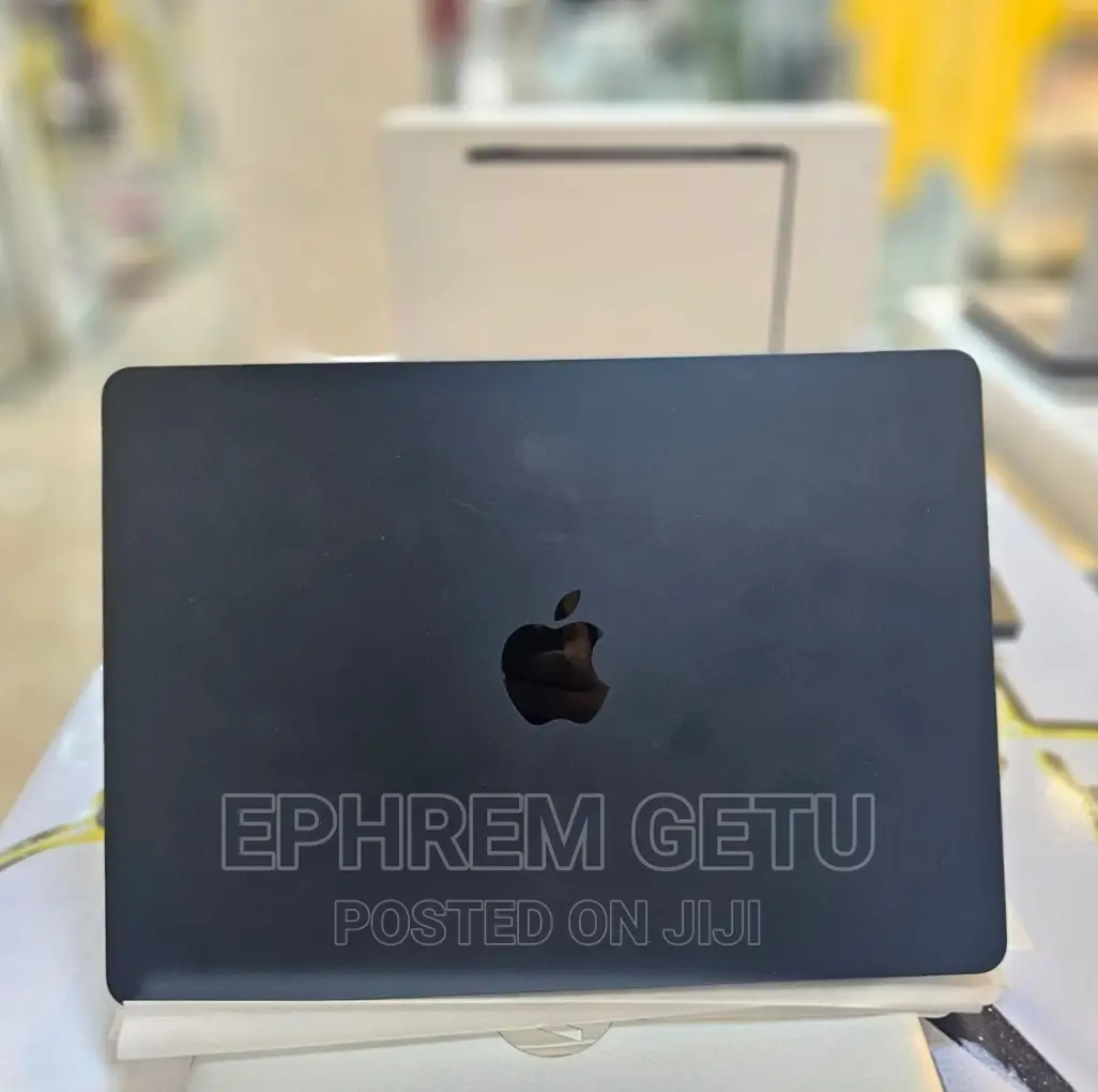 New Laptop Apple MacBook Air 2022 M2 8GB Apple M2 SSD 256GB