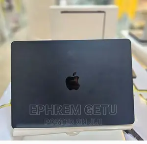 New Laptop Apple MacBook Air 2022 M2 8GB Apple M2 SSD 256GB