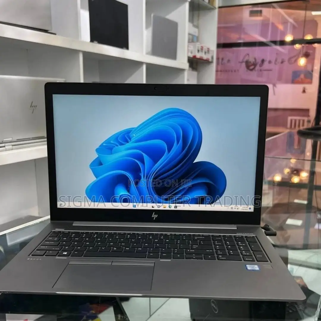 New Laptop HP ZBook 15u 16GB Intel Core I7 SSD 512GB