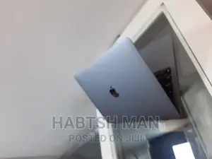 New Laptop Apple MacBook Pro M1 8GB Apple M1 Pro SSD 256GB