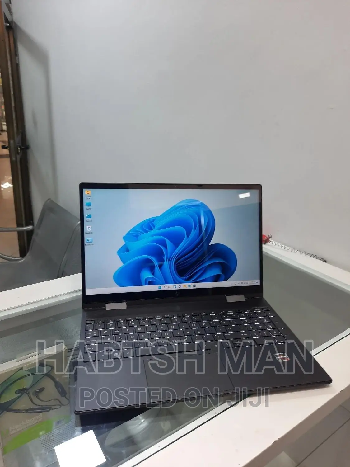 New Laptop HP Envy X360 16GB AMD Ryzen 7 SSD 512GB