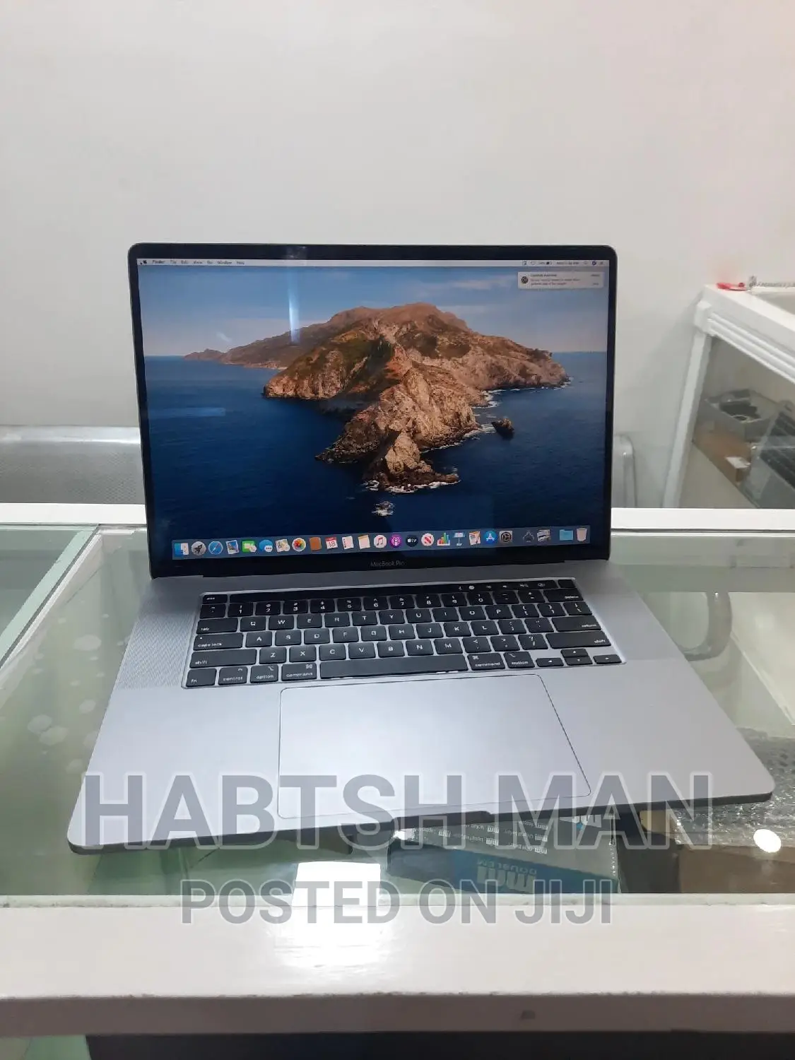 New Laptop Apple MacBook Pro 2019 16GB Intel Core I7 SSD 512GB
