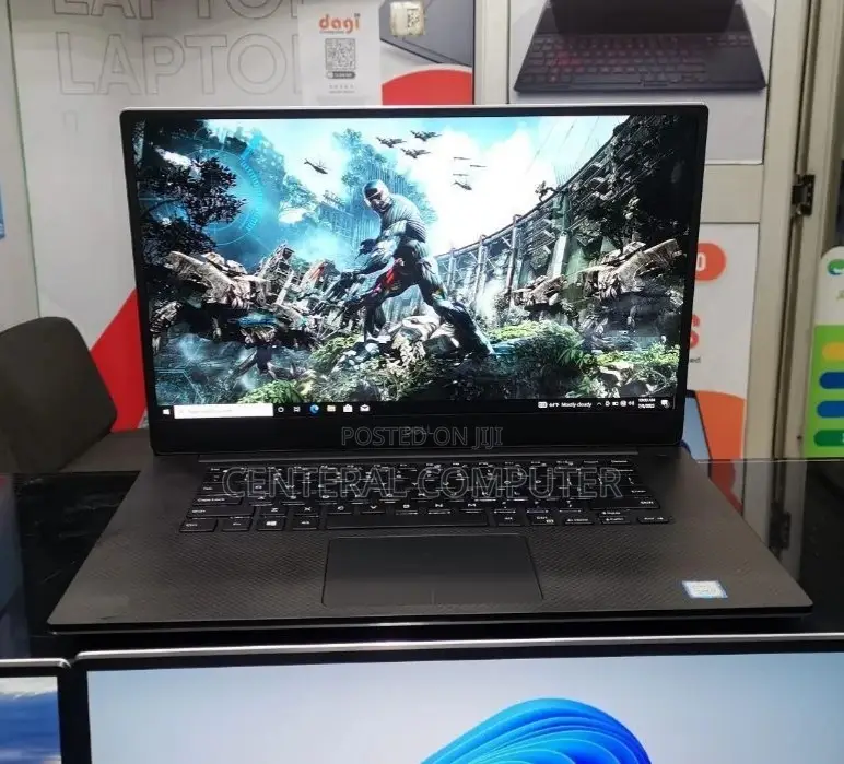 New Laptop Dell Inspiron 15 7586 32GB Intel Core I7 SSD 1T