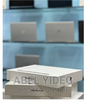 Photo - New Laptop Apple MacBook Air 2022 M2 8GB Apple M2 SSD 256GB