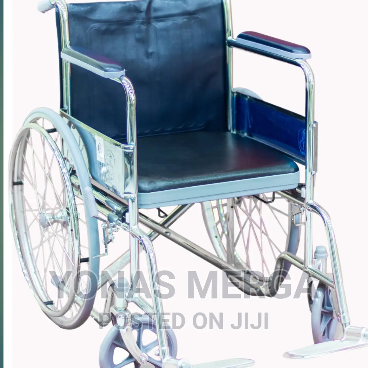 Light Weight, Simple Folding, Easy to Travel and Carry