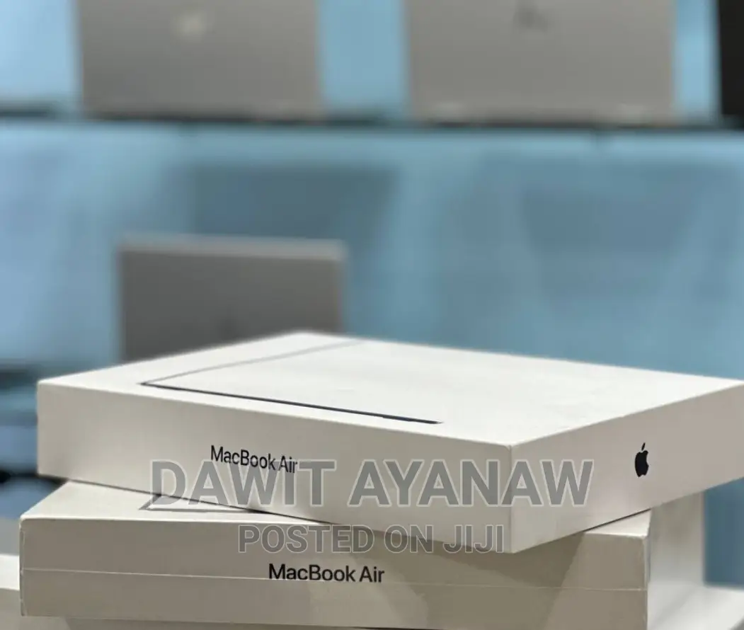 New Laptop Apple MacBook Pro 2022 M2 8GB Apple M2 SSD 256GB