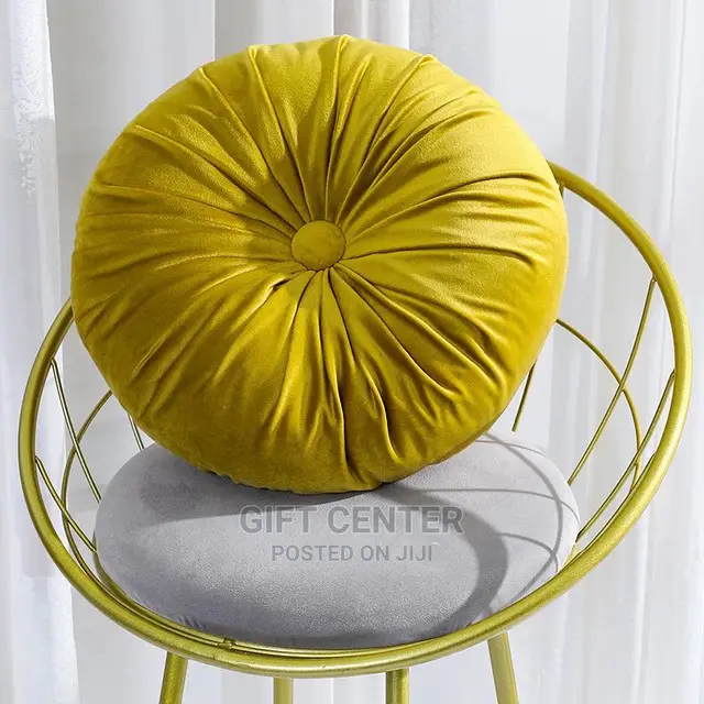 Colorfull Circular Pilows for Sofa Decor
