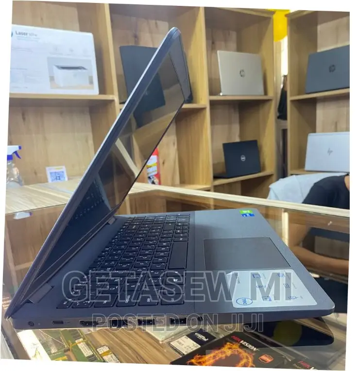 New Laptop Dell Vostro 15 3000 16GB Intel Core I5 SSD 512GB