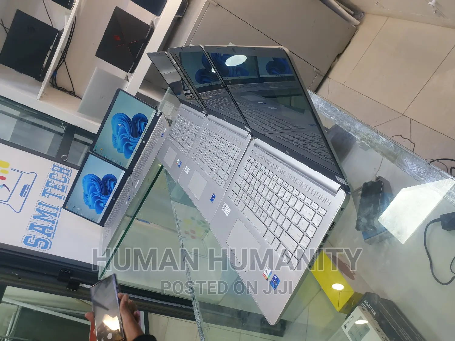 New Laptop HP 14-Dq1025cl 16GB Intel Core I7 SSD 16 GB