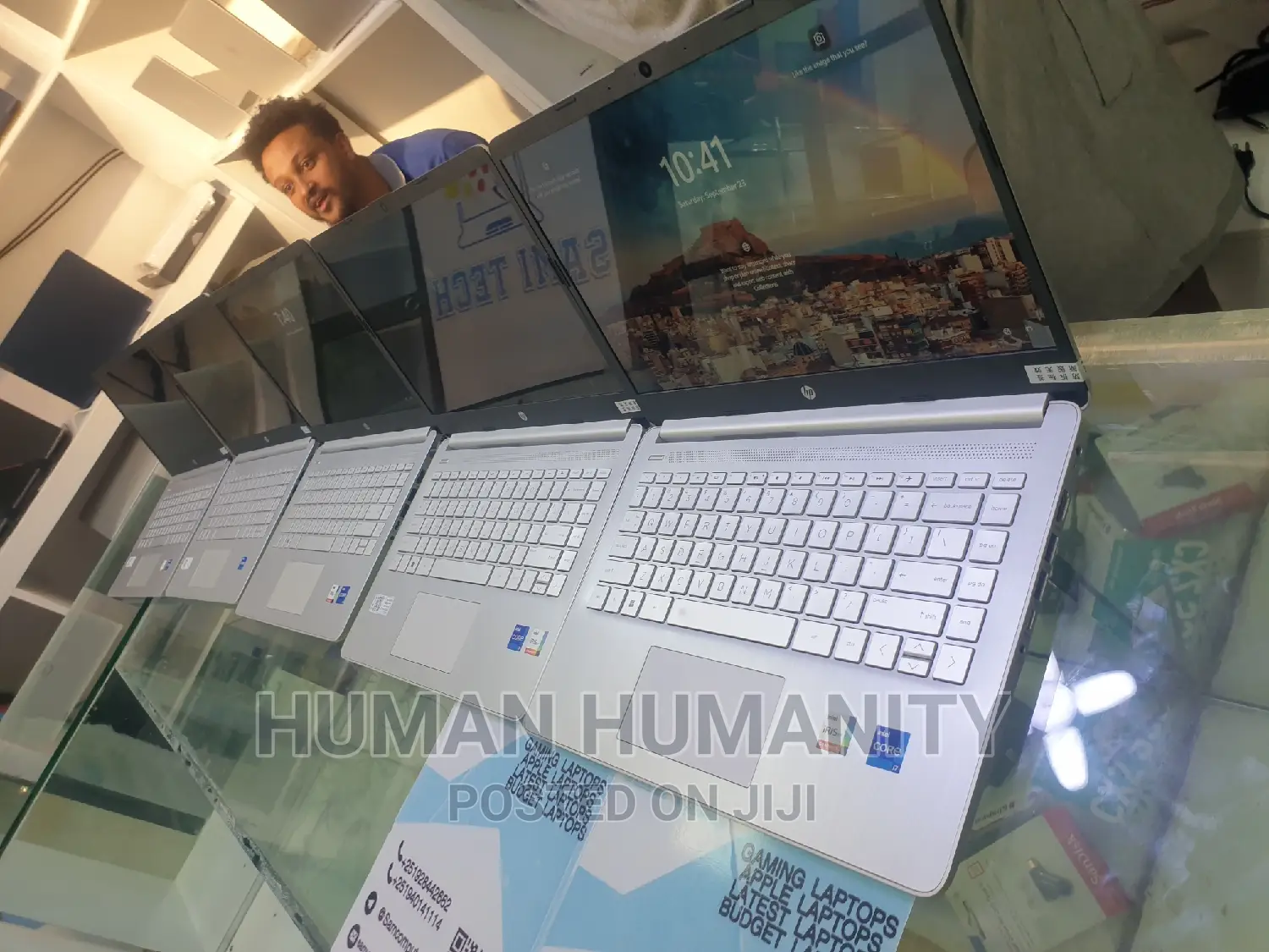 New Laptop HP 14-Dq1025cl 16GB Intel Core I7 SSD 16 GB