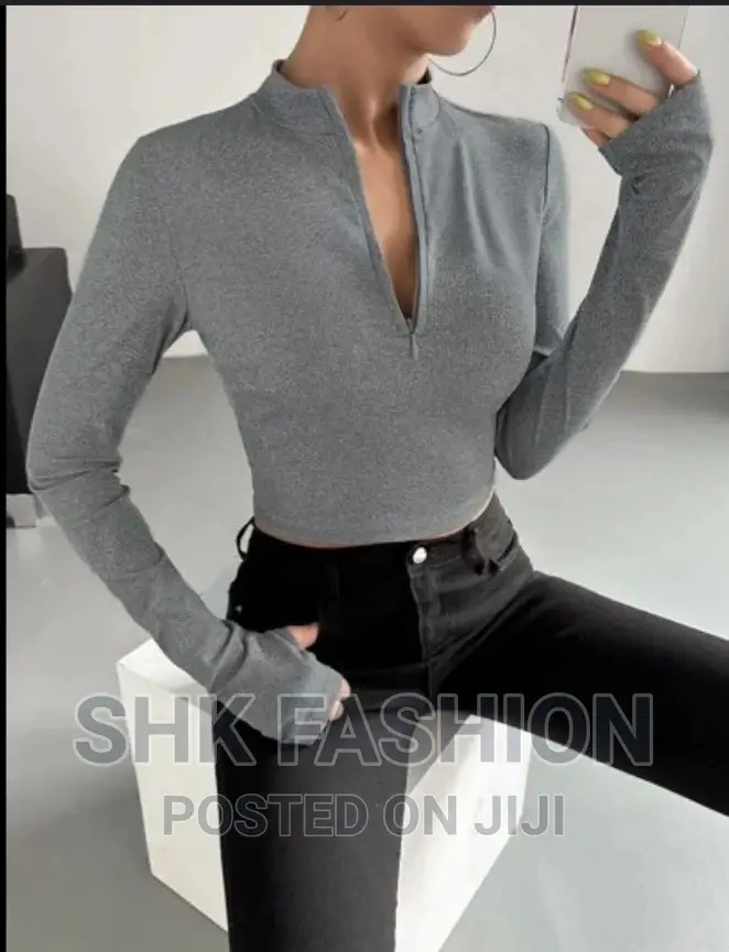 Half Zip Thumb Holes Crop Tee