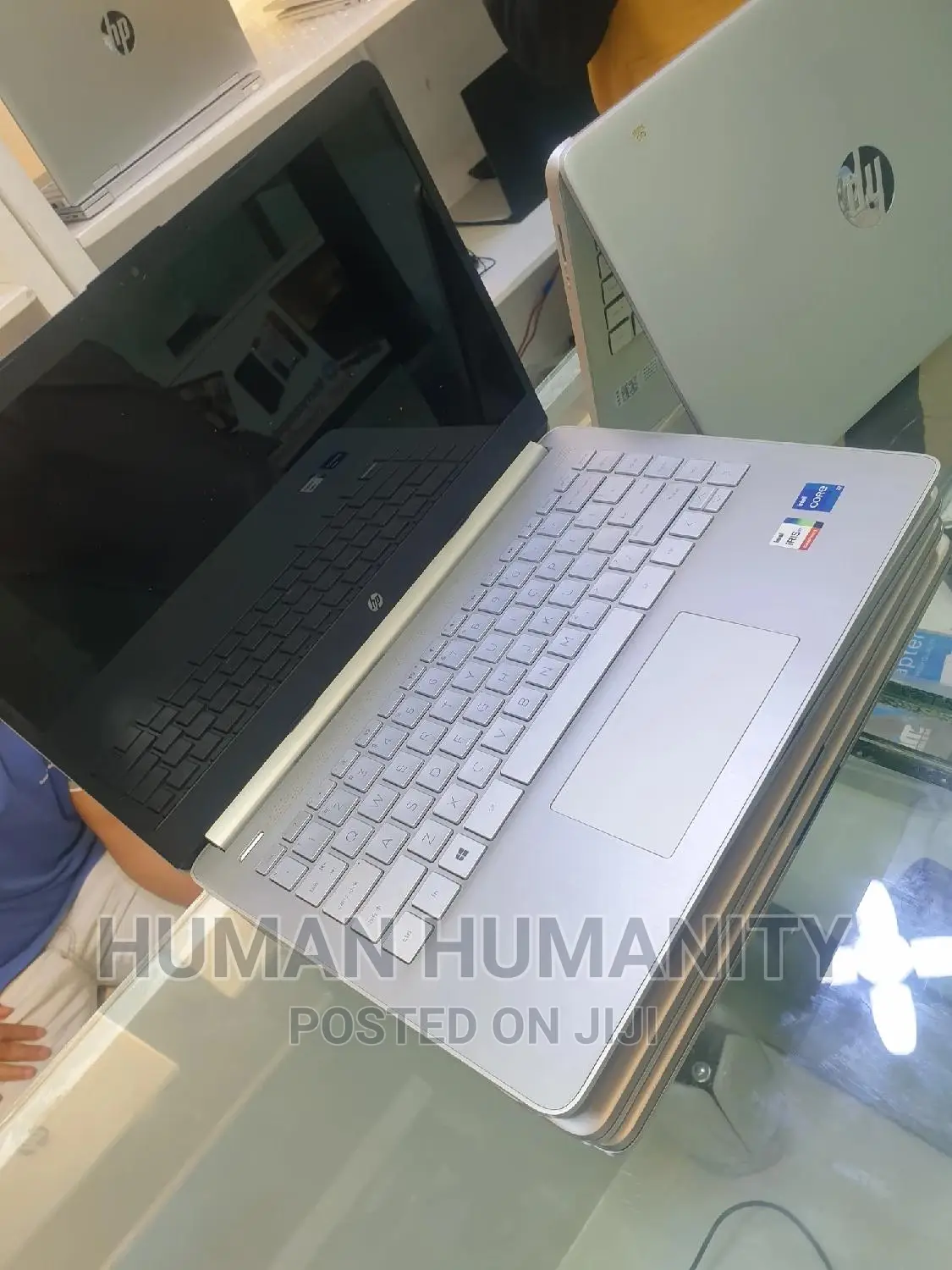 New Laptop HP 14-Dq1025cl 16GB Intel Core I7 SSD 16 GB