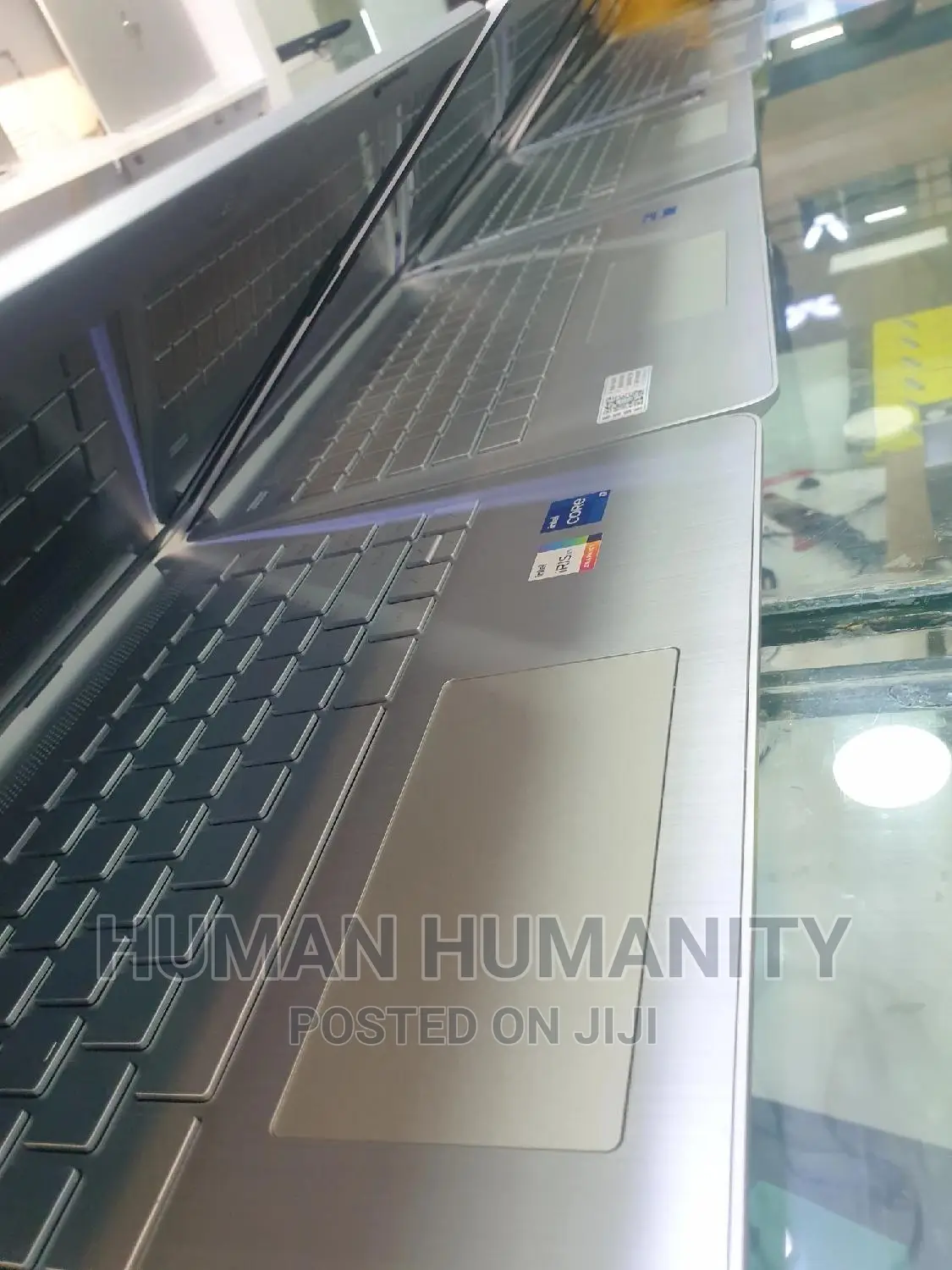 New Laptop HP 14-Dq1025cl 16GB Intel Core I7 SSD 16 GB