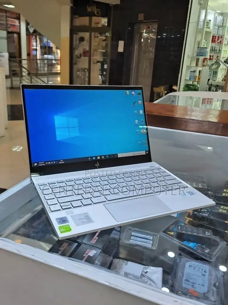 New Laptop HP Envy X360 15t 8GB Intel Core I5 SSD 512GB