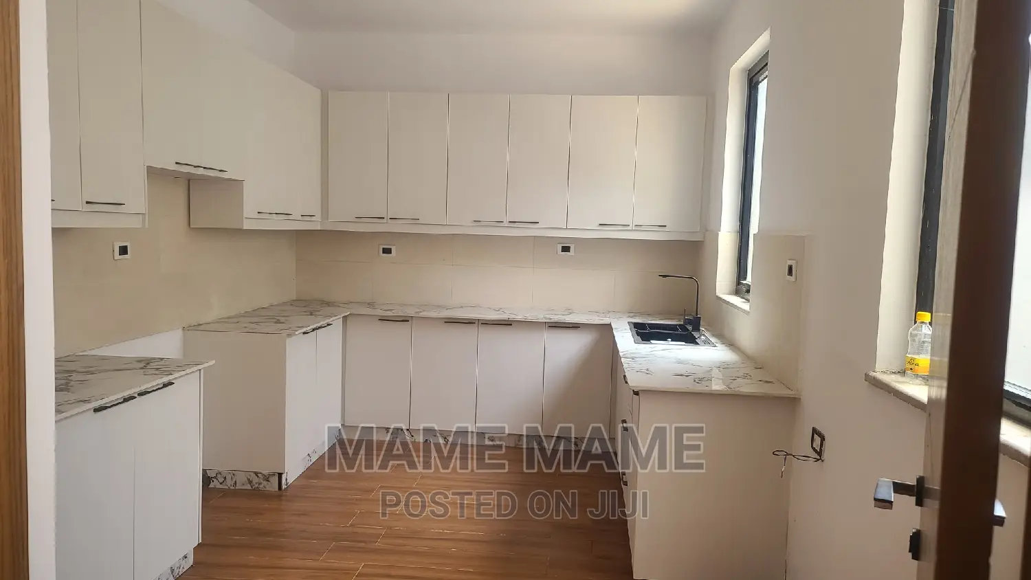 7bdrm House in Addis Abeba, Bole for sale